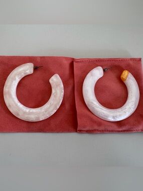 Cult Gaia Pearlized Summer Earrings